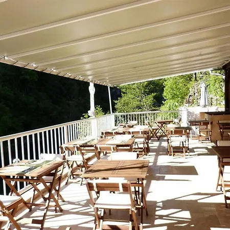 Restaurant Des Grottes Du Pech Merle Hotel 2*