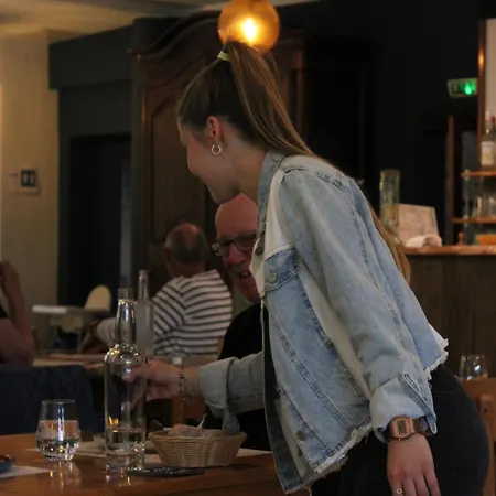 Restaurant Des Grottes Du Pech Merle Hotel Cabrerets