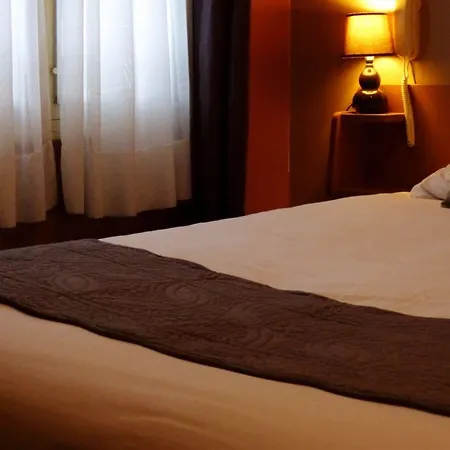 Hotel Des Grottes 2* Cabrerets