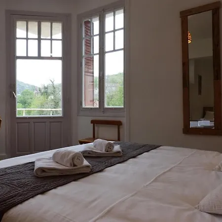Hotell Restaurant Des Grottes Du Pech Merle Cabrerets