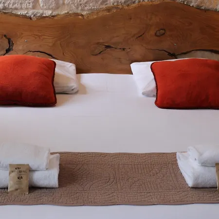 Отель Restaurant Des Grottes Du Pech Merle Cabrerets